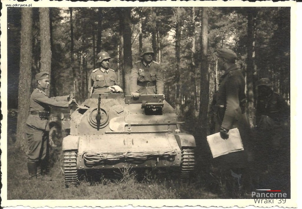 [TKS][#001]{101}{a} Ciepielów w lesie, póżniej Weißes Kreuz (Beutepanzer in Diensten IR29 im Kampfeinsatz Ciepilow im Polenfeldzug)