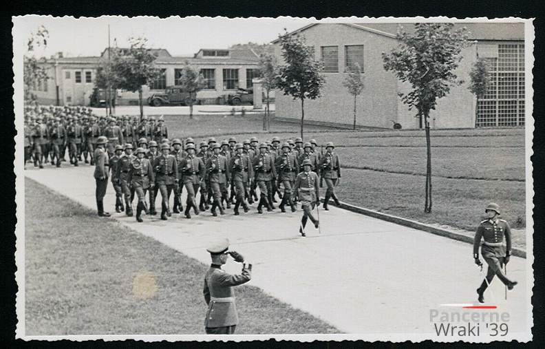 [Z.Pz.Nachr.Abt.39.001] B024 AK Parade Stahnsdorf Teltow 2. WK 1933-45 Panzerregiment aw