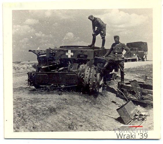 [Pz3][#013]{209}{a} Pz.Kpfw III Ausf.C, Pz.Rgt.7, Stoczek Łukowski, rozsadzona wanna, bez wieży.jpg