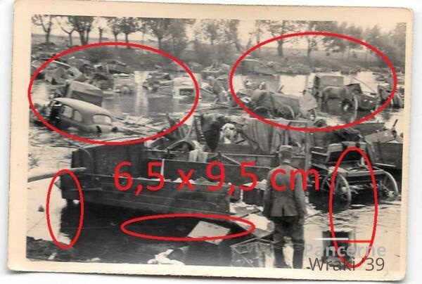 [Z.X0004] #01 Bzura Kampf Polen Auto Wagen Artillerie im Fluss Wehrmacht Soldat 1939.jpg