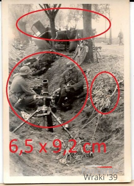 [Z.X0004] #12 Bzura Kampf Polen Wehrmacht Soldaten Rast Strassengraben Granatwerfer 1939.jpg