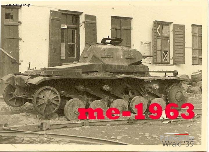 [Pz2][#283]{131}{a} Pz.Kpfw II Ausf.C, Pz.Reg.35, #xxx, Warszawa, Grójecka 72.jpg