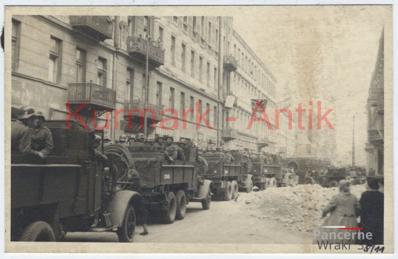 [Z.Inf.Rgt.59.001] C522 Foto Wehrmacht I.R.59 Polen Feldzug Warschau LKW Kolonne einmarsch.jpg
