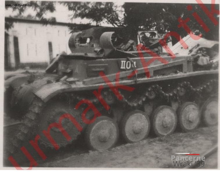 [Pz2][#260]{003}{a} Pz.Kpfw II Ausf.C, Pz.Rgt.35, #II04, Mokra.jpg