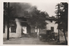 [Z.Pz.Div.04.001] 0050 Polen,polnische Häuser brennen, Rawicz, Kübelwagen, Wehrmacht aw