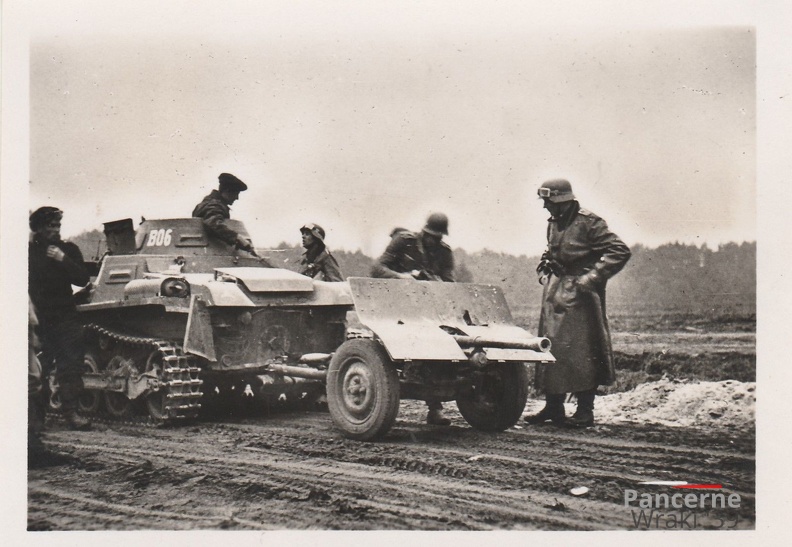 [Z.Pz.Div.04.001] 0091 Polenfeldzug,Vormarsch der 4.PD,Panzer,erbeutete polnische Pak aw.jpg