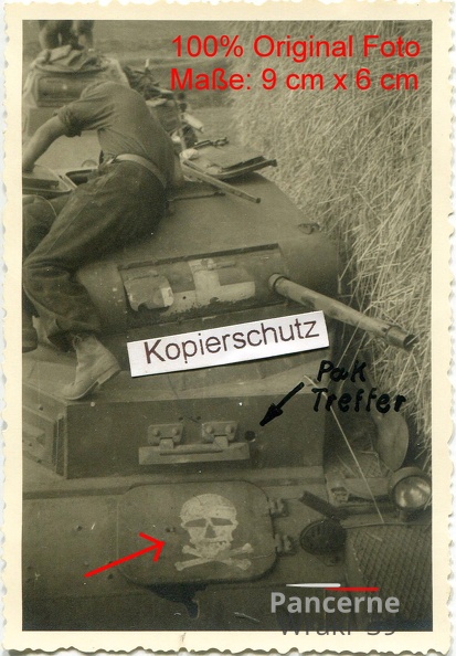 Polen , Panzer Rgt. 31 , Panzer mit Bemalung und PAK Treffer in Ksany.jpg