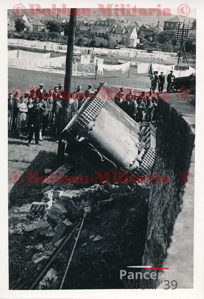 [Z.Pz.Rgt.07.001] L170 Polen 1939 Panzerkampfwagen II Unfall crash Panzer 2 tank wrapper aw.jpg