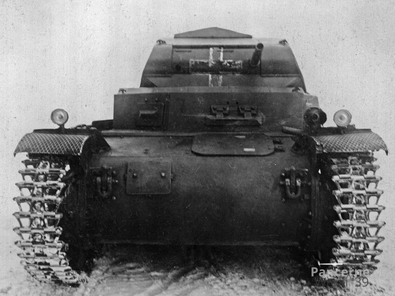 [Pz2][#600]{003}{a} Pz.Kpfw II Ausf.C, #xxx, Kubinka.jpg