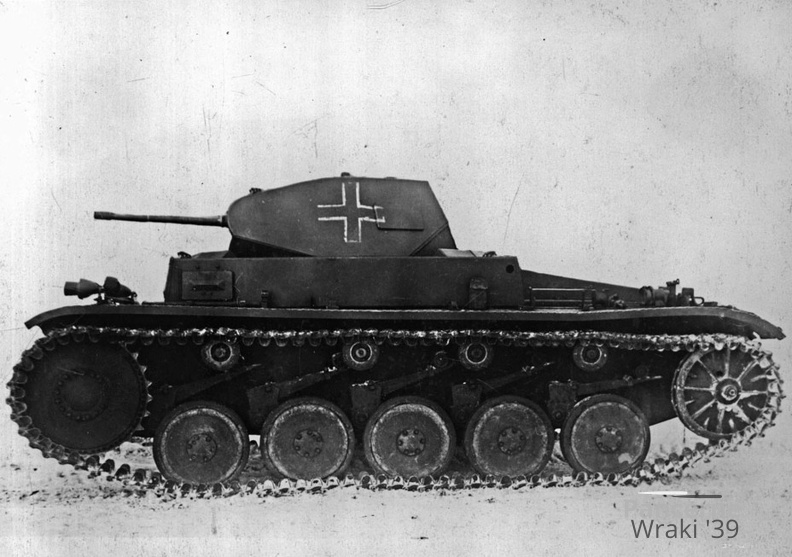 [Pz2][#600]{006}{a} Pz.Kpfw II Ausf.C, #xxx, Kubinka.jpg