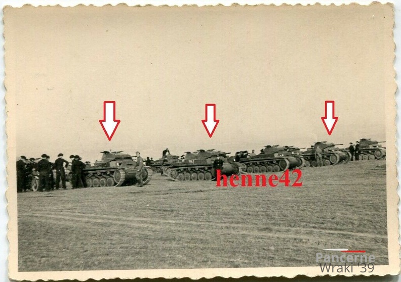 [Z.Pz.Rgt.03.001] Wehrmacht #05 Panzer Regt. 3 Wien-Mödling Panzer 2 Parade Aufstellung 2.WK #5 aw.jpg