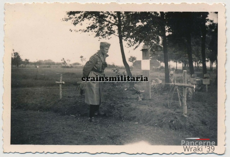 [Z.Inf.Rgt.72.002] #08 Orig. Foto Oberst Schmidt Inf.Rgt.72 der 46.ID bei Grab Friedhof in Polen 1939
