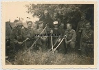[Z.Inf.Rgt.72.002] #22 Orig. Foto 46.ID Soldaten mit franz. Beute Uniform Handgranate Frankreich 1940