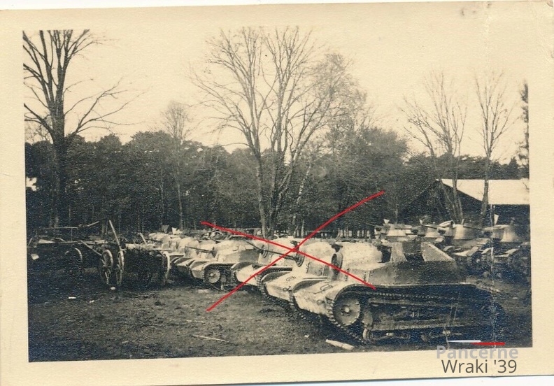 [Z.X0014] Nr. 29218 Foto 2,Wk Tomaszów Lublin Beutesammelstelle Panzer Polen 6 x 9 cm aw.jpg