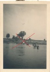 [Z.X0014] Nr. 29383 Foto Gorzyce Wache am San Flüchtling Einmarsch Polen 1939 6 x 9 cm aw