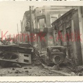 [Z.Inf.Rgt.59.002] A808 Foto Wehrmacht Infanterie Reg. 59 Polen Belchatów PKW Opel Panzer Ruine