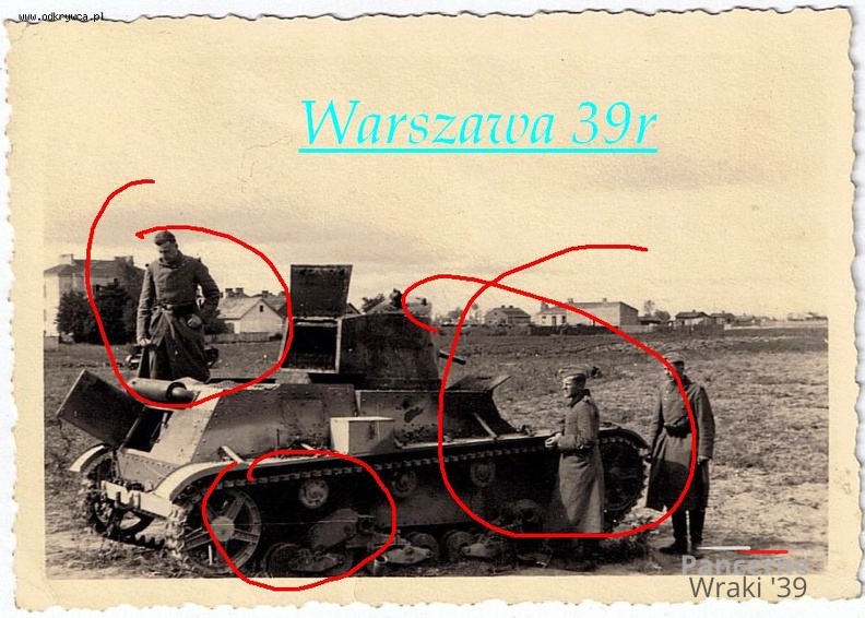 [7TP][#321]{026}{b} 2.KCzL.D.O.W, Załuski(Warszawa), dziura na lewej burcie pod wieżą, bliżej drogi, wieża w przód.jpg
