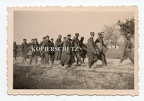 [Z.X0017] (p14) Polen 1939 Gefangene POW Gepäck Kolonne Marsch