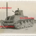 [7TP][#141]{015}{a} 1.BCzL, koło słupa, wrak bez osłony pancernej jarzma Kameraden 5 Pz Div in polnischen BEUTE Panzer 7TP Polen 10 Sept 39