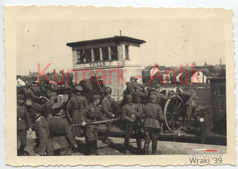 [Z.Art.Rgt.157.001] B486 Foto Wehrmacht Artillerie Reg.157 57. Inf Div Österreich Bahnhof Tulln 3.38.jpg