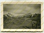 [S0006] Blick auf gesprengte Brücke an der Bzura, Polen aw