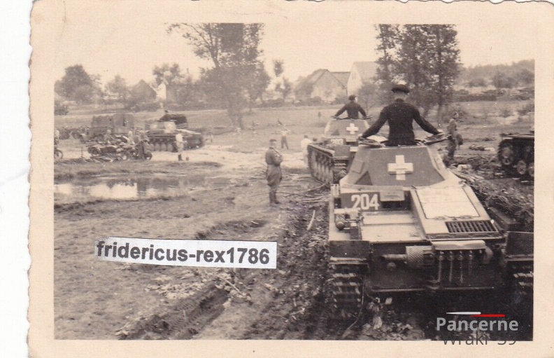 [S0012] Blitzkrieg Polen 39 Bandenkampf Panzer Tank Vormarsch beim Fluss Liswarta aw.jpg