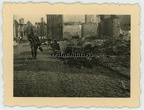 [Z.Inf.Rgt.44.001] Foto polnische Beute PaK Geschütz in zerstörtes WYSZKOW Bug Polen 1939