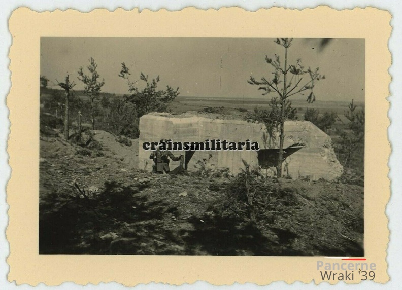 [Z.Inf.Rgt.44.001] Foto polnische Bunker in Polen 1939 nach Angriff 11.ID.jpg
