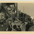 [Z.Inf.Rgt.44.001] Foto polnische Polizei und Bevölkerung in zerstörtes WARSCHAU Polen 1939