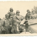 [Z.Pz.Abw.Abt.53.001] Foto Panzerjäger Abt. 53 Polenfeldzug 1939 verstaubte Landser am Krupp LKW