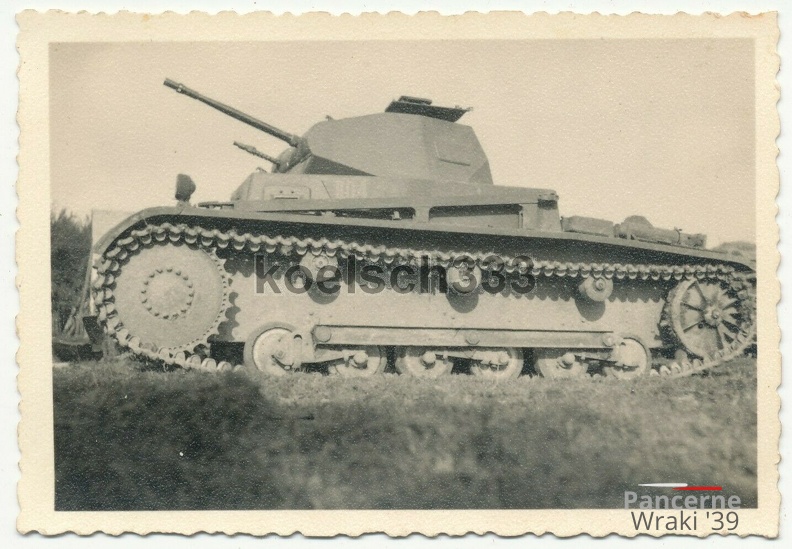 [Z.Pz.Rgt.04.001] #006 Foto Panzer II Kampfwagen Pz. Reg. 4 Tank mit 2cm KwK und MG 34 in Tschechien.jpg
