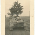 [Z.Pz.Rgt.04.001] #037 Foto Landser liegt auf Panzer I beim Vormarsch in Polen 1939 Panzer Reg. 4 2.PD