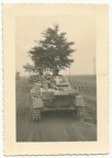 [Z.Pz.Rgt.04.001] #037 Foto Landser liegt auf Panzer I beim Vormarsch in Polen 1939 Panzer Reg. 4 2.PD