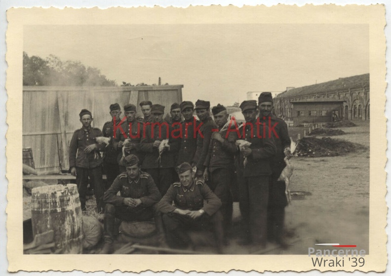[Z.Art.Rgt.49.001] C475 Foto Wehrmacht Art. Reg.49 Polen Feldzug Warschau Bunker Fort IX POW Soldat