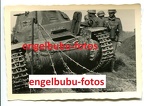 Pz.II [#122] Pz.Kpfw II Ausf.C, Pz.Rgt.7, #R04, wplątany w drut kolczasty