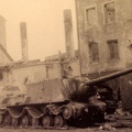 ISU-122, 7. GwKPanc(384. PCAS Gw), Lubań, Plac Saski (001){a}