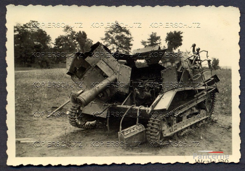[Z.X0036] Foto zerstörter polnischer Panzer Tankkette Tank TK 3 1939 Polen Feldzug aw.jpg