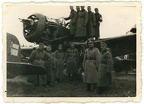 [Z.Arm.San.Pk.001] Orig. Foto Soldaten mit polnisches Flugzeug Wrack in Polen 1939 2
