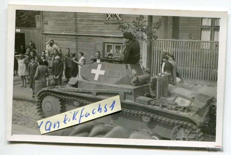 [Pz.Kpfw.II Ausf.b] Pz.Rgt.x, #xxx, (001){a} Deutscher Panzer beim Einmarsch in Lodz aw