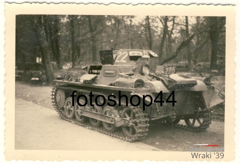 [Pz1][#001]{002}{a} Pz.Kpfw I Ausf.A #225, Pz.Rgt.36, Warszawa, Ogród Saski.jpg
