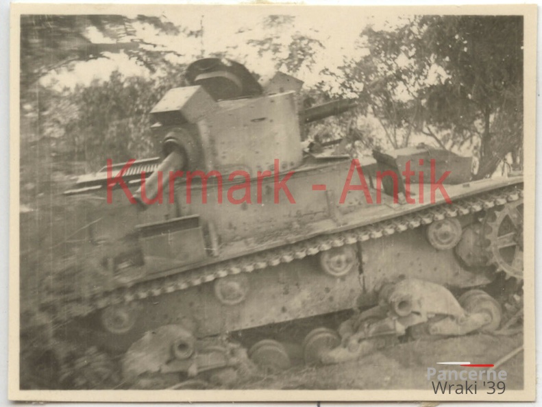 [Z.s.Art.Abt.(mot.).641.001] D862 Foto Wehrmacht Artillerie Abt.641 Polen Warschau Beute Panzer 7 TP TOP