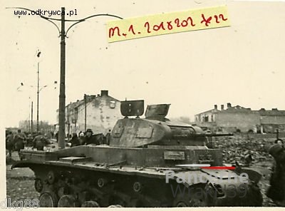 [Pz2][#320]{029}{a} Pz.Kpfw II Ausf.C, Pz.Rgt.36, #511,  Warszawa, ul.Wolska ( między Redutową a Gizów ).jpg