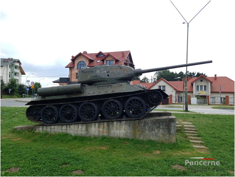 T-34-85 (f.[183][183],sn.tbc) Sanok,  ulica Biała Góra,, 2020r. (006){a}.jpg