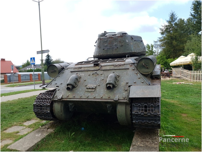 T-34-85 (f.[183][183],sn.tbc) Sanok,  ulica Biała Góra,, 2020r. (007){a}.jpg