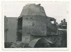 [Z.Pz.Abw.Abt.252.001] #037 Foto Soldaten der Panzerjäger Abt. 252 am zerschossenen polnischen Panzerwagen !
