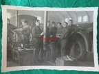 [Z.Pz.Div.02.003] foto 1939 Polenfeldzug Arbeiten in Kaserne Werkstatt am Lkw Fahrzeugreparatur