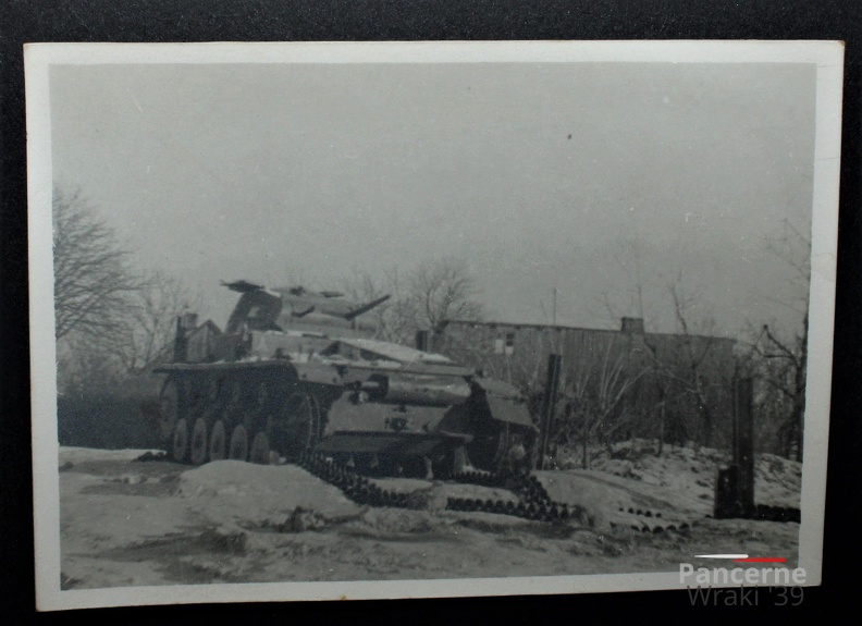 [Pz2][#319]{103}{a} Pz.Kpfw II Ausf.C, Pz.Rgt.36, #641, Warszawa, Wola, ul.Olbrachta,foto.Eugeniusz Haneman (A.X0042).jpg