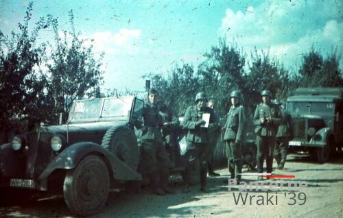 [Z.Art.Rgt.50.001] Color Farb Dia Polen 6.9.39 Artillerie Regt 50 Kübelwagen DKW LKW in Jędrzejów