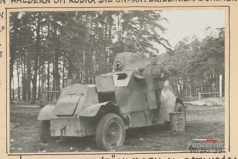 [Z.Pi.Btl.168.001] #411 Zerstörter polnischer Panzerspähwagen am Ortsausgang Rudka.jpg