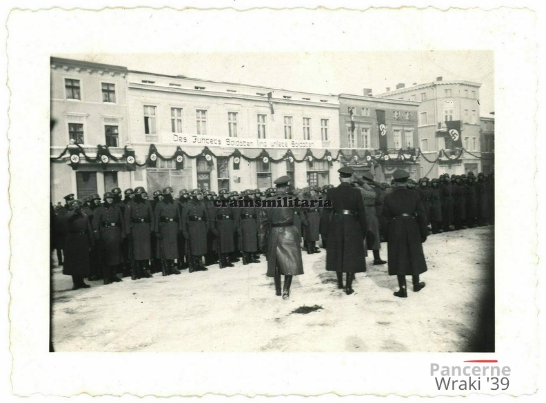 [Z.X0057] Orig. Foto Offiziere bei Besichtigung in TUCHEL Tuchola Polen 1939.jpg